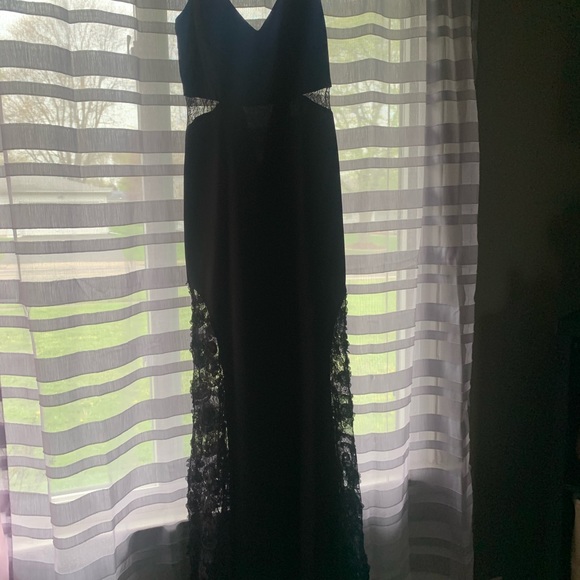 Prom dress - Picture 2 of 4
